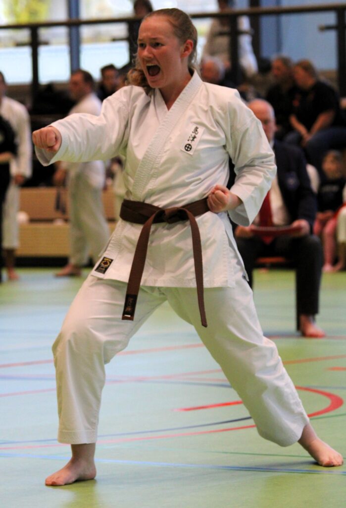 Clara beim Katawettbewerb